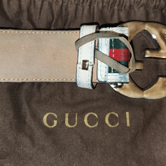Gucci Hi-top leather sneakers with matching belt set. Size 100/40